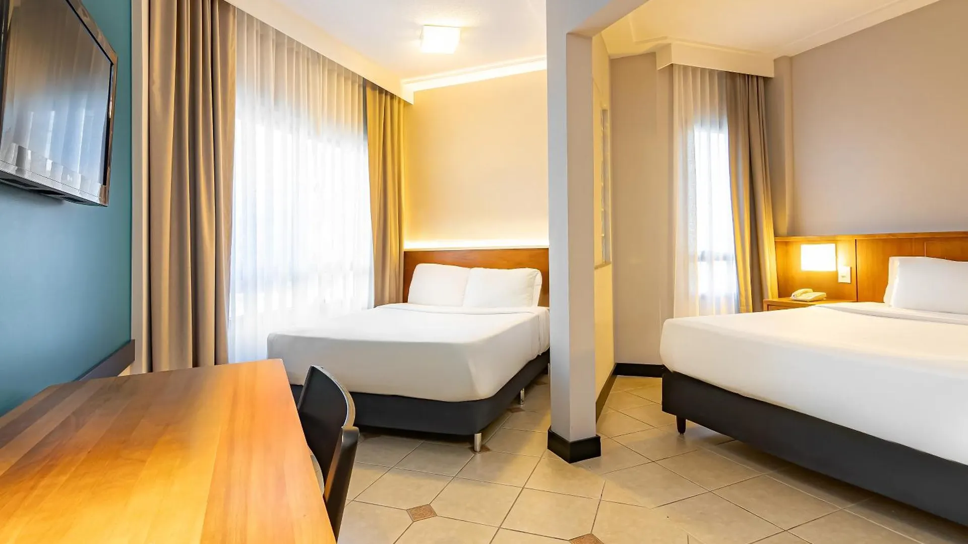 Mercure Florianópolis 4*,