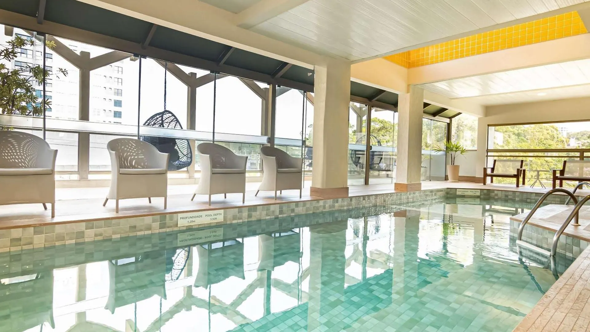 Mercure Florianópolis 4*,